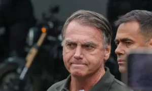 PGR dá aval para ex-presidente Jair Bolsonaro fazer cirurgia no ombro