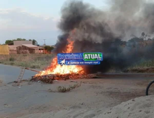 🔥 REVOLTA! Moradores queimam pneus após 14 horas sem energia e cobram Energisa em Ji-Paraná