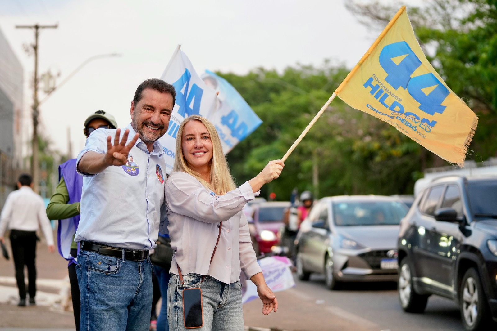 Hildon e Cirone abrem propaganda na TV  destacando a força de quem trabalha e produz