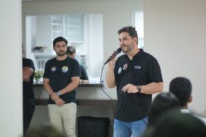 “Mandato que escuta”: Maurício Carvalho reúne famílias em Porto Velho e defende política feita olho no olho